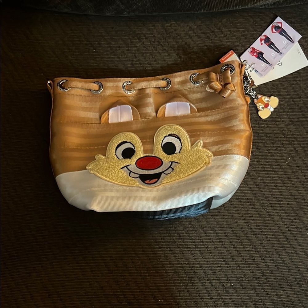 Harveys Seatbelt Disney Chip ‘n’ Dale Double-Sided Chipmunk Crossbody  Brand New